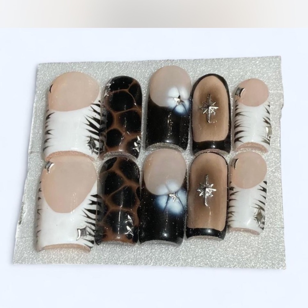 Elegant Black and White Nail Art Set